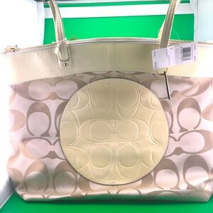 Coach Laura Signature Tote 14H x16L EUC  with tag light khaki and white-